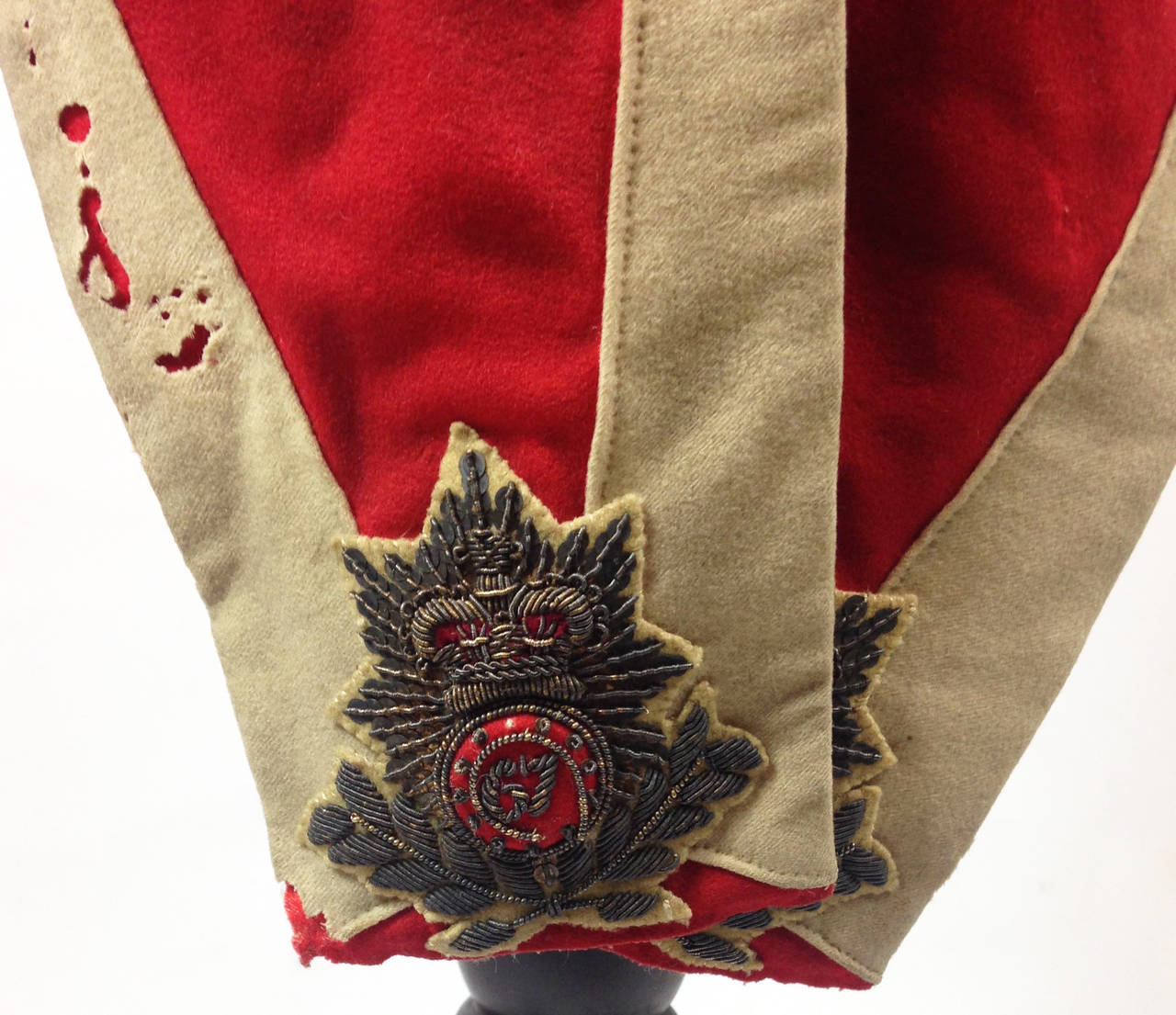 Officer's Coatee and Epaulettes to the 67th Regiment of Foot circa 1840 2