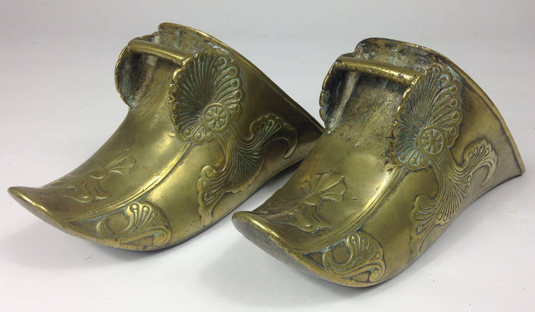 A rare pair of 19th century or earlier Spanish Conquistador stirrups, otherwise known as riding shoes. 

Good condition with evidence of use and signs of verdigris.