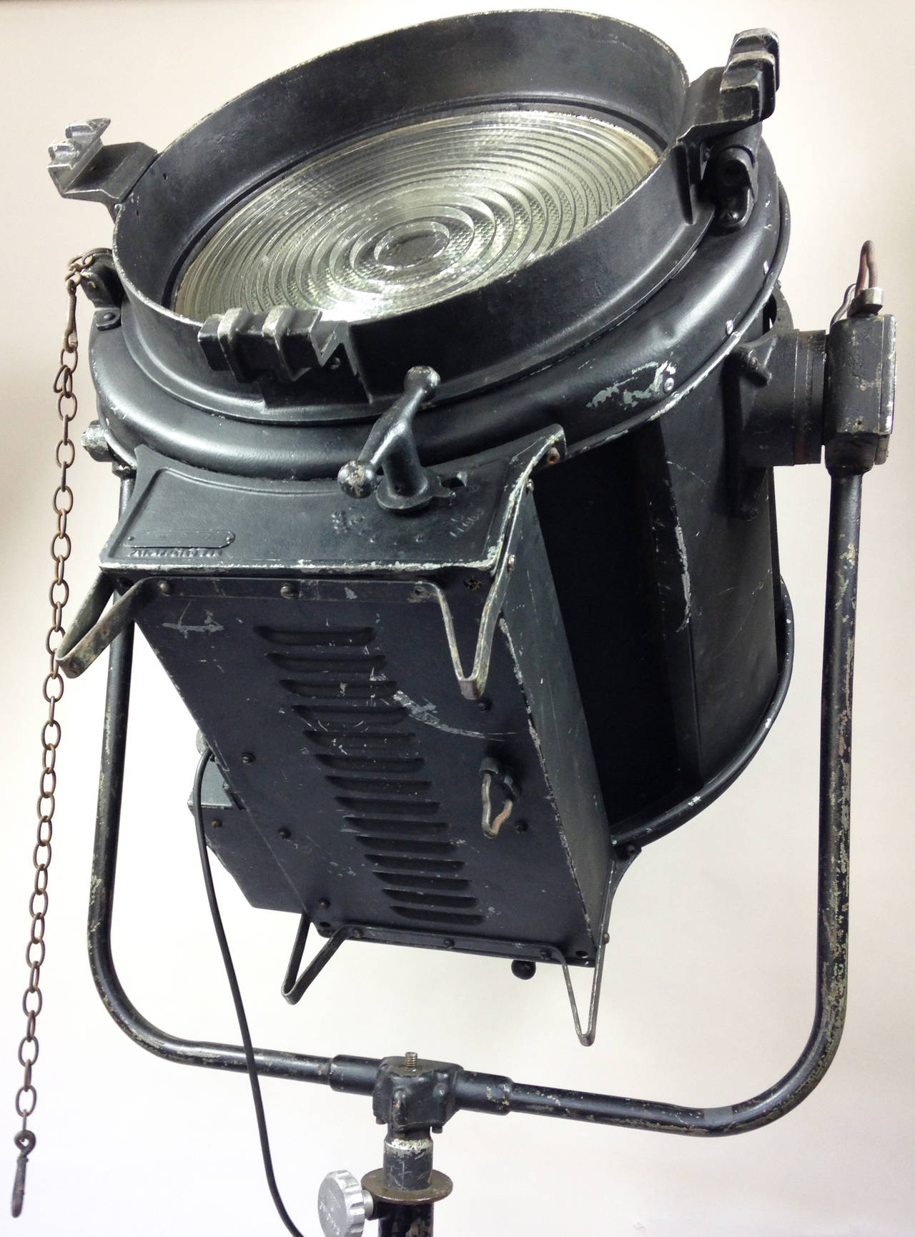 Great Britain (UK) Monumental Mid-20th Century English Theatre or Studio Light For Sale