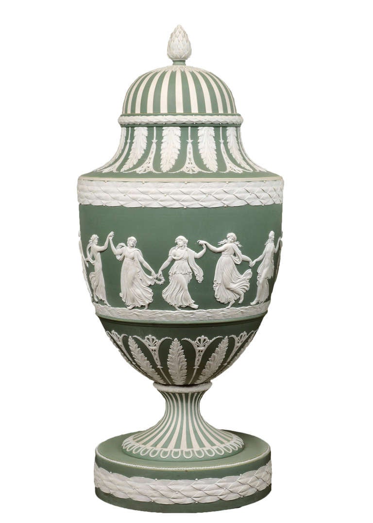 A Large Pair of Green Ground Jasperware Wedgwood Vases - English circa 1870 In Excellent Condition In London, GB