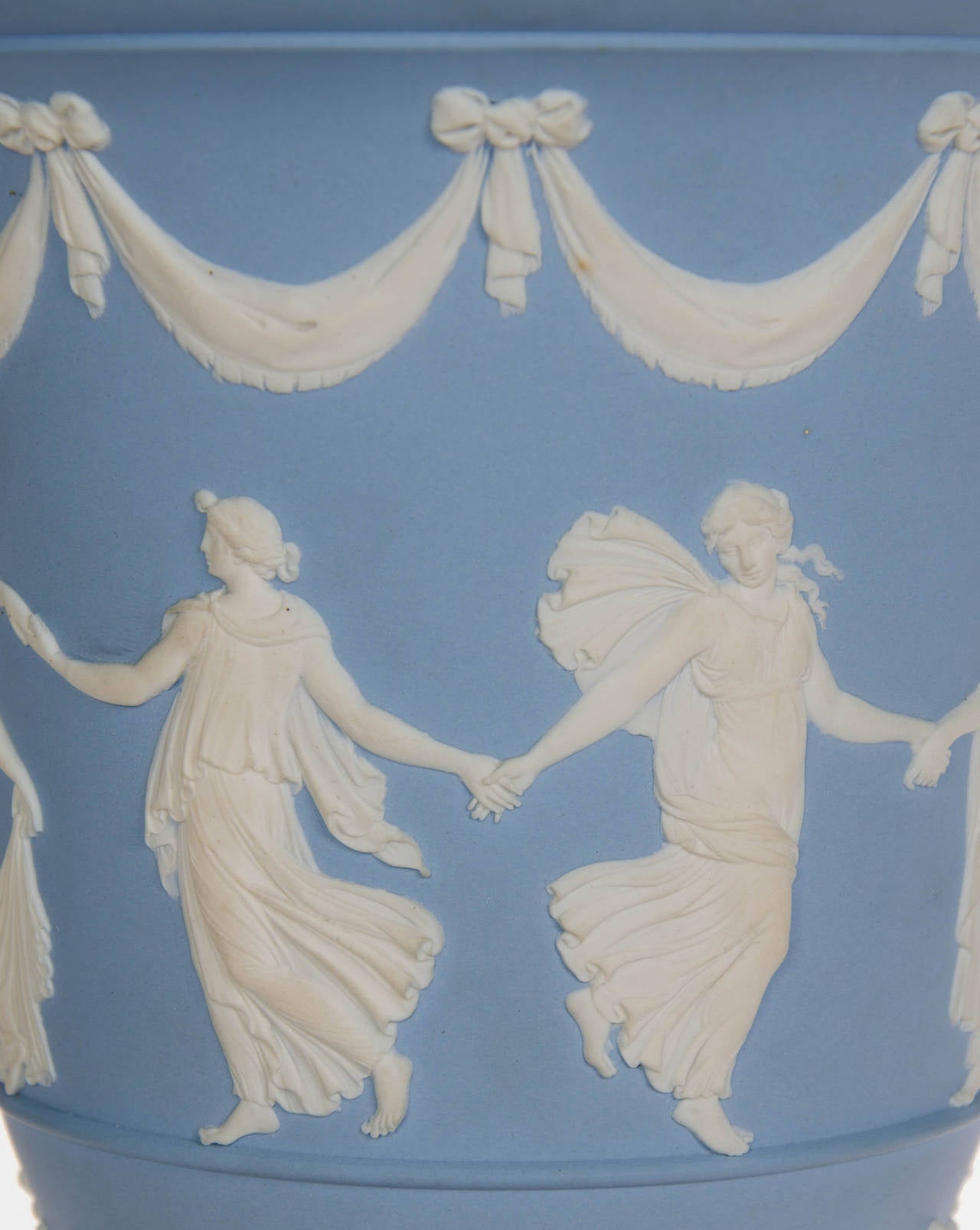 A Pair of Wedgwood Vases In Excellent Condition In London, GB