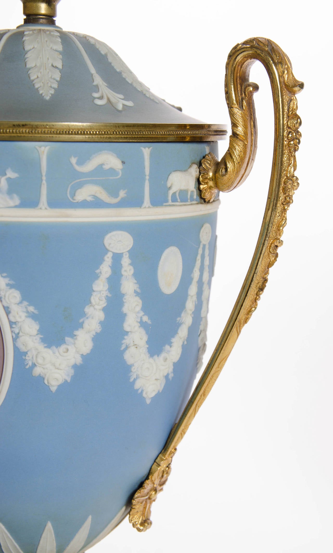 A Pair of Wedgwood Vases as Lamps with ormolu handles and bases In Good Condition For Sale In London, GB