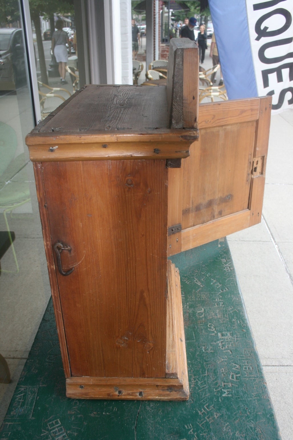 18th Century Country Wall Cabinet from Finland In Excellent Condition For Sale In North Beninngton, VT