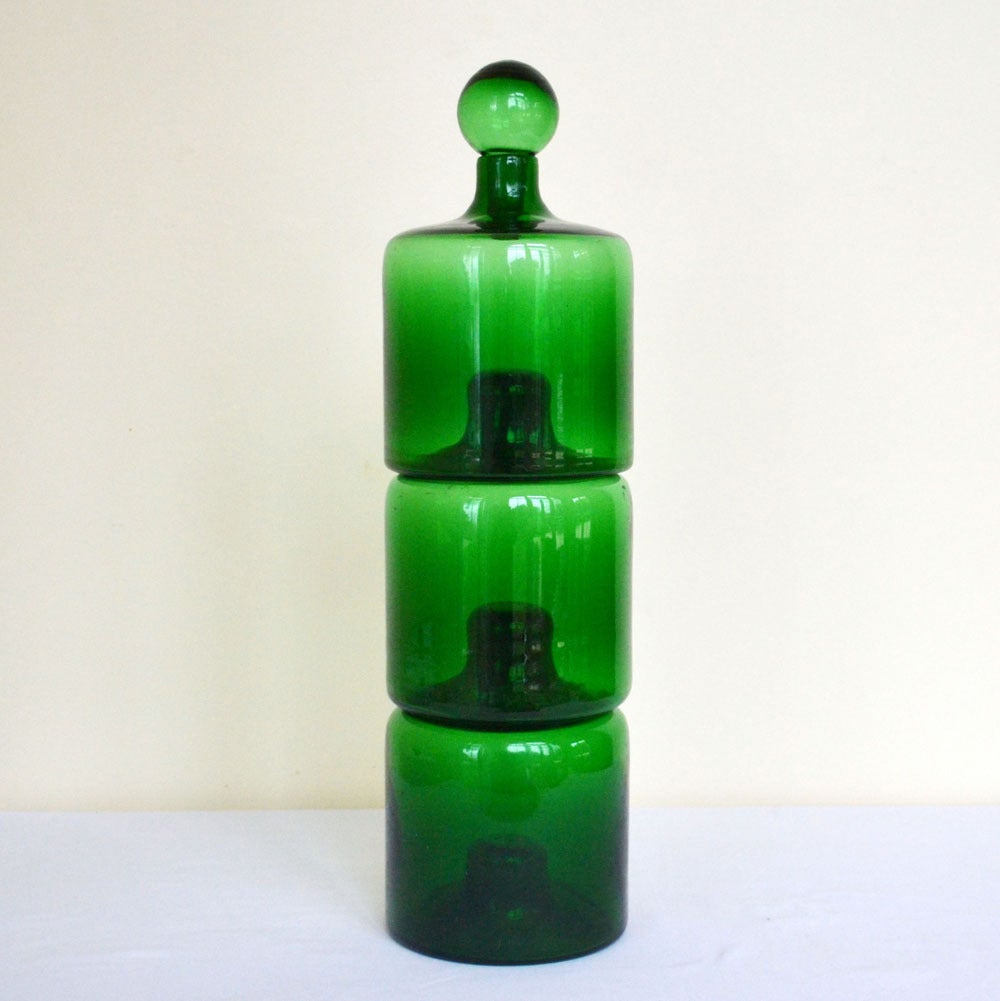 Three in one decanter blown in emerald green glass by Timo Sarpaneva executed by Iittala.