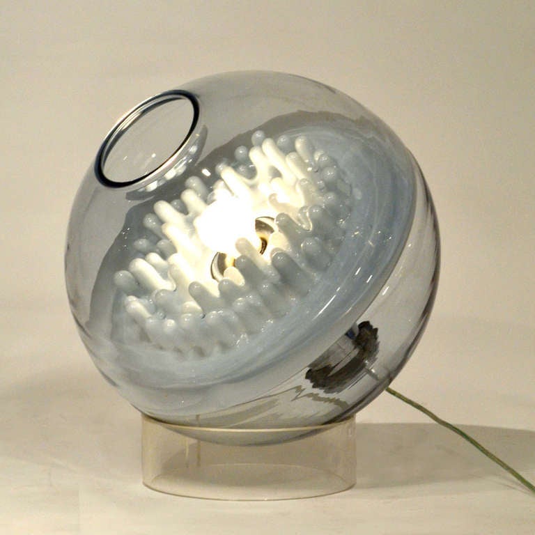 Sculptural 1970s Italian Handblown Table Floor Lamp in Clear and White Glass 1