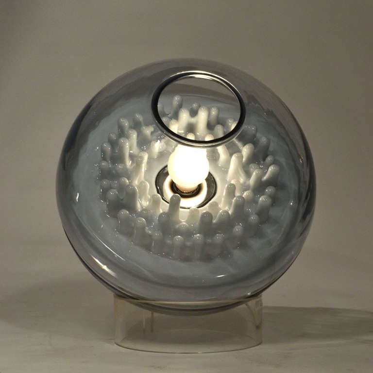 Sculptural 1970s Italian Handblown Table Floor Lamp in Clear and White Glass In Excellent Condition In London, GB
