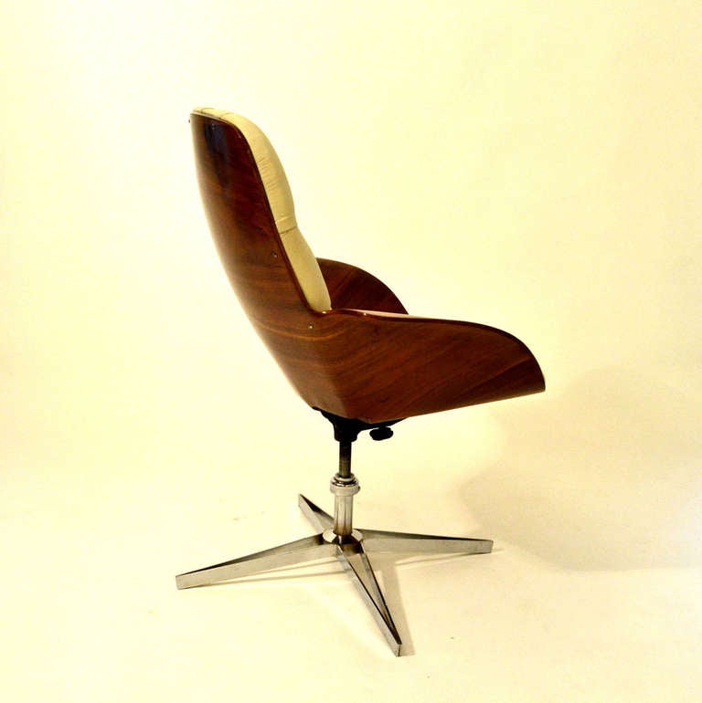 Lounge Chair by George Mulhauser for Plycraft In Excellent Condition In London, GB