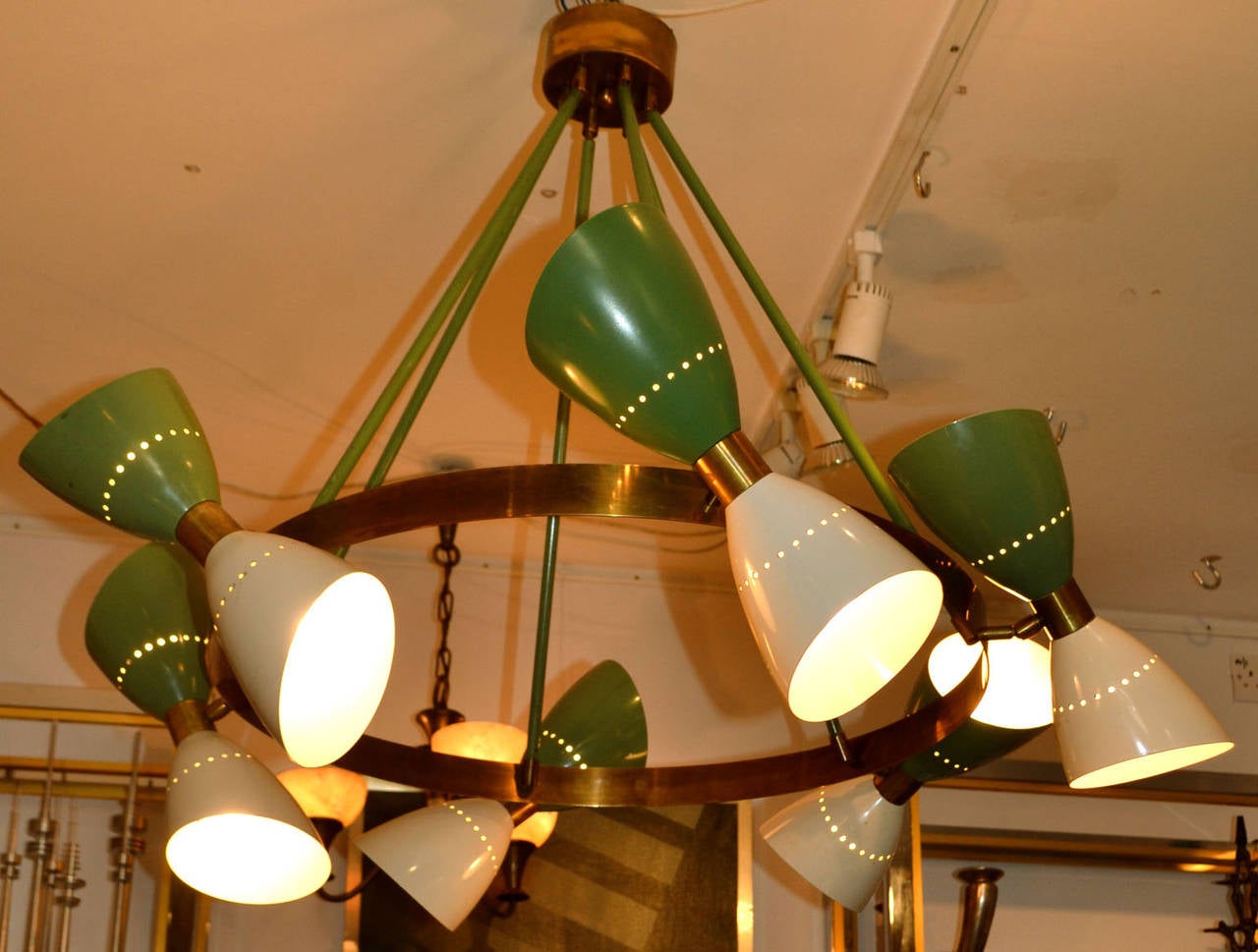 Large Italian 1950s Chandelier with Hourglass Shades In Excellent Condition In London, GB