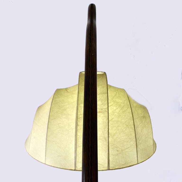 Mid Century Arching Wooden Floor Lamp In Good Condition In London, GB