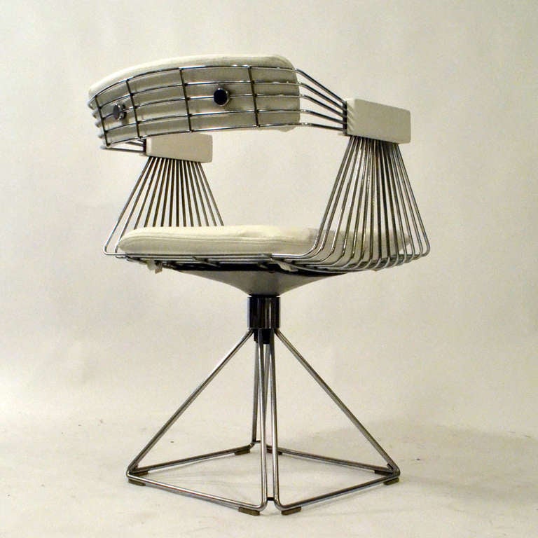 Set of Six Dining Chairs in Chrome and White Leather 1