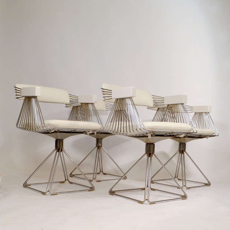 Set of Six Dining Chairs in Chrome and White Leather 3