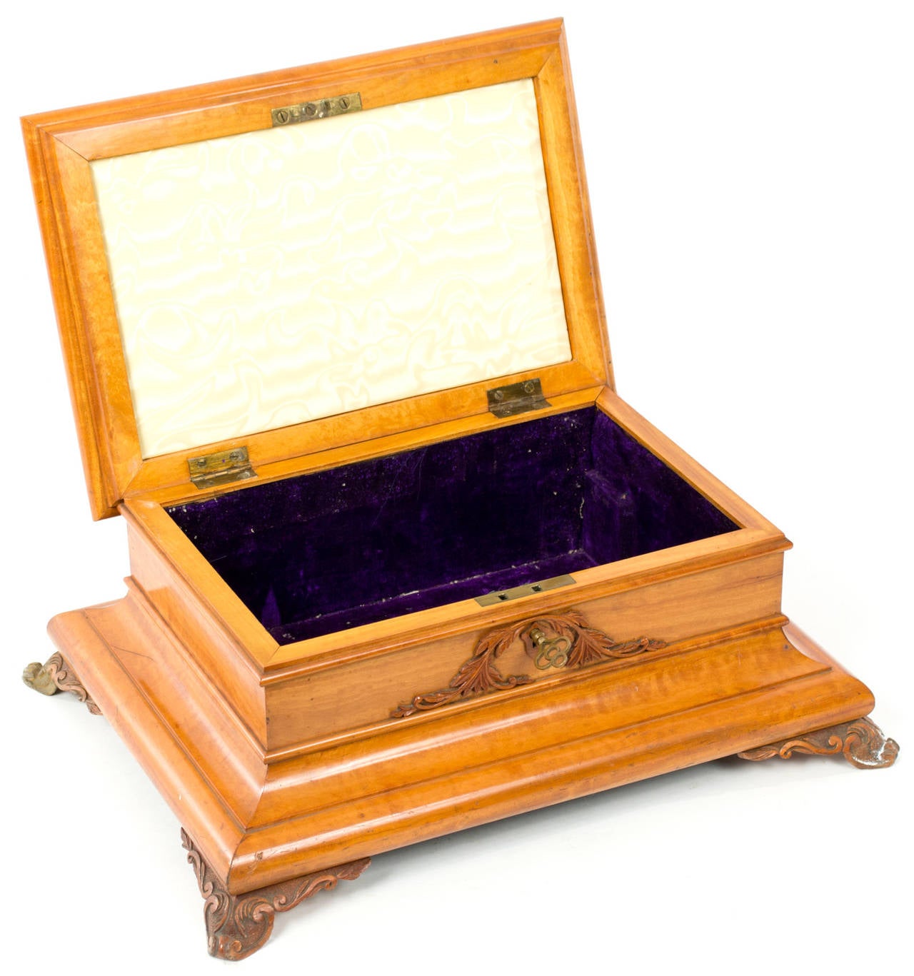 A large English Fruitwood Jewelry Box In Good Condition For Sale In Salt Lake City, UT