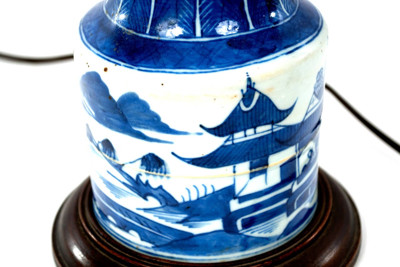 Qing Dynasty Porcelain Mallet-Shaped Lamp 1