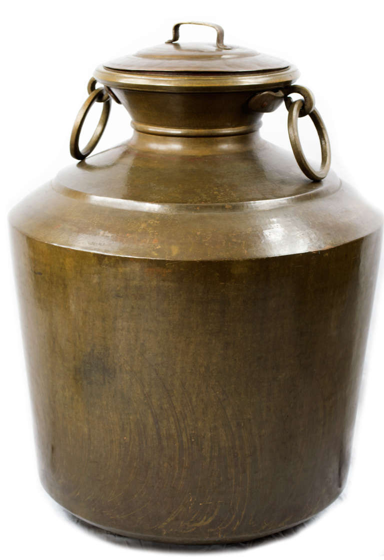 Large Indian Copper Water Jar with Lid In Good Condition In Salt Lake City, UT