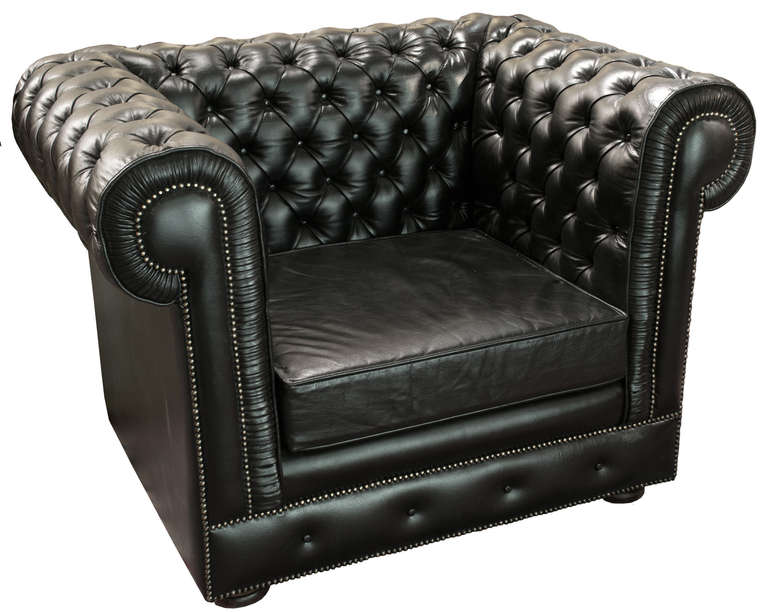 Paar Chesterfield-Sessel aus schwarzem Leder (Englisch)
