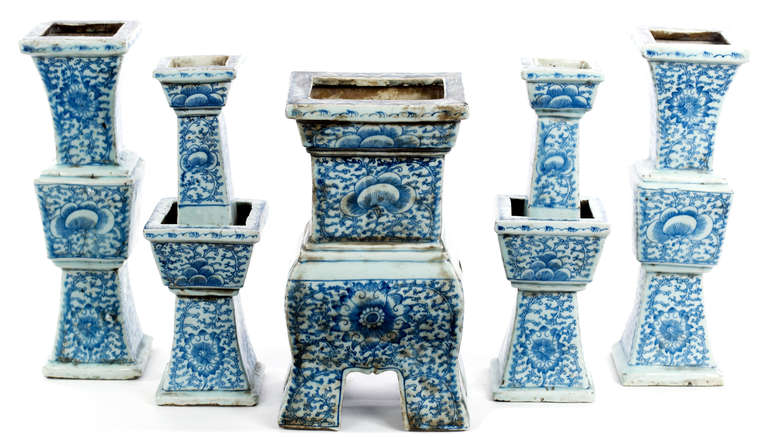 Usual Qing Dynasty, Blue and White Garniture Set