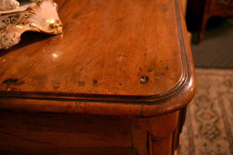 Eighteenth-Century Carved Limoges Walnut Commode In Good Condition In Salt Lake City, UT