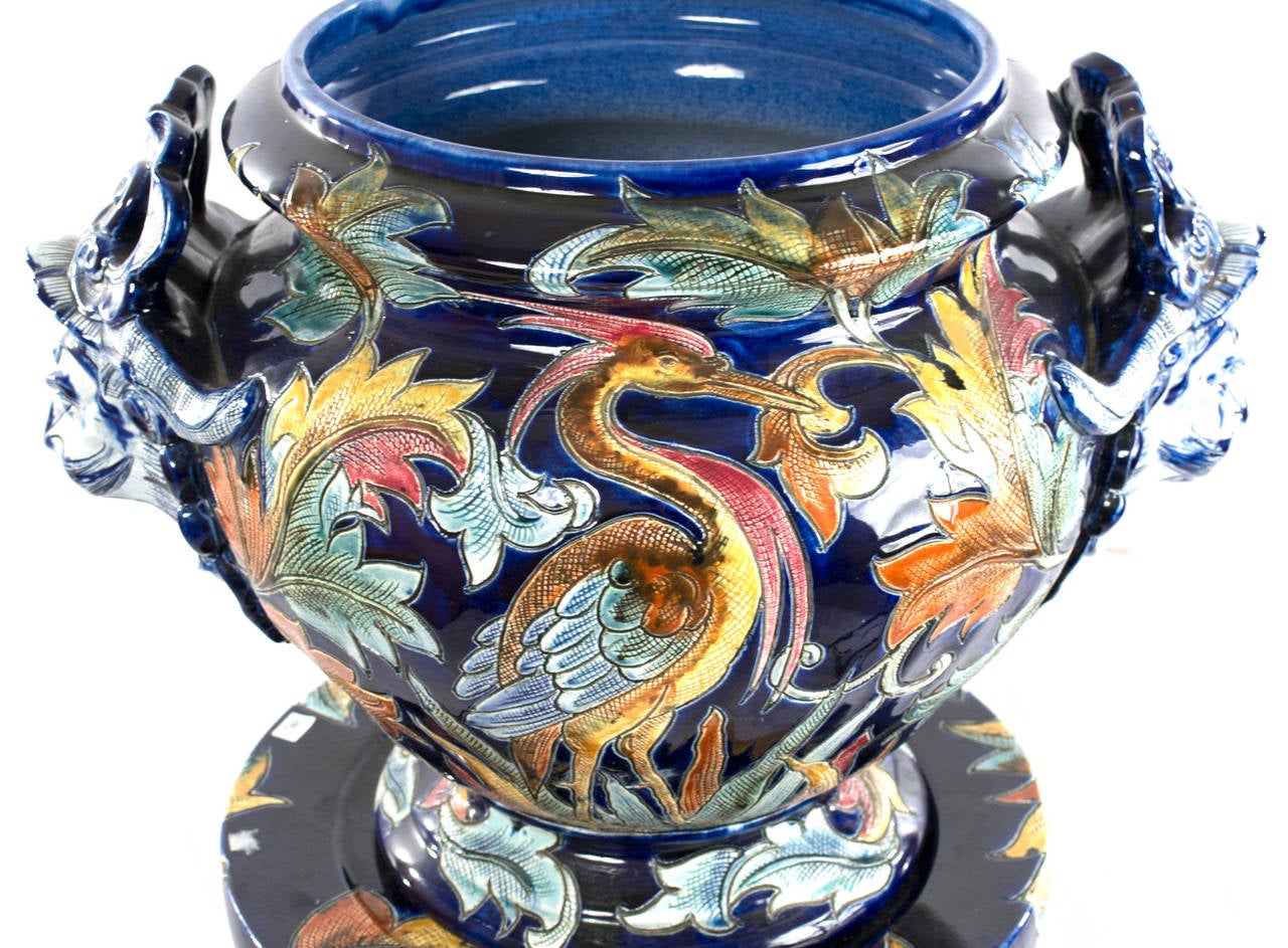 Große italienische Majolika-Vase mit Ständer im Zustand „Gut“ im Angebot in Salt Lake City, UT