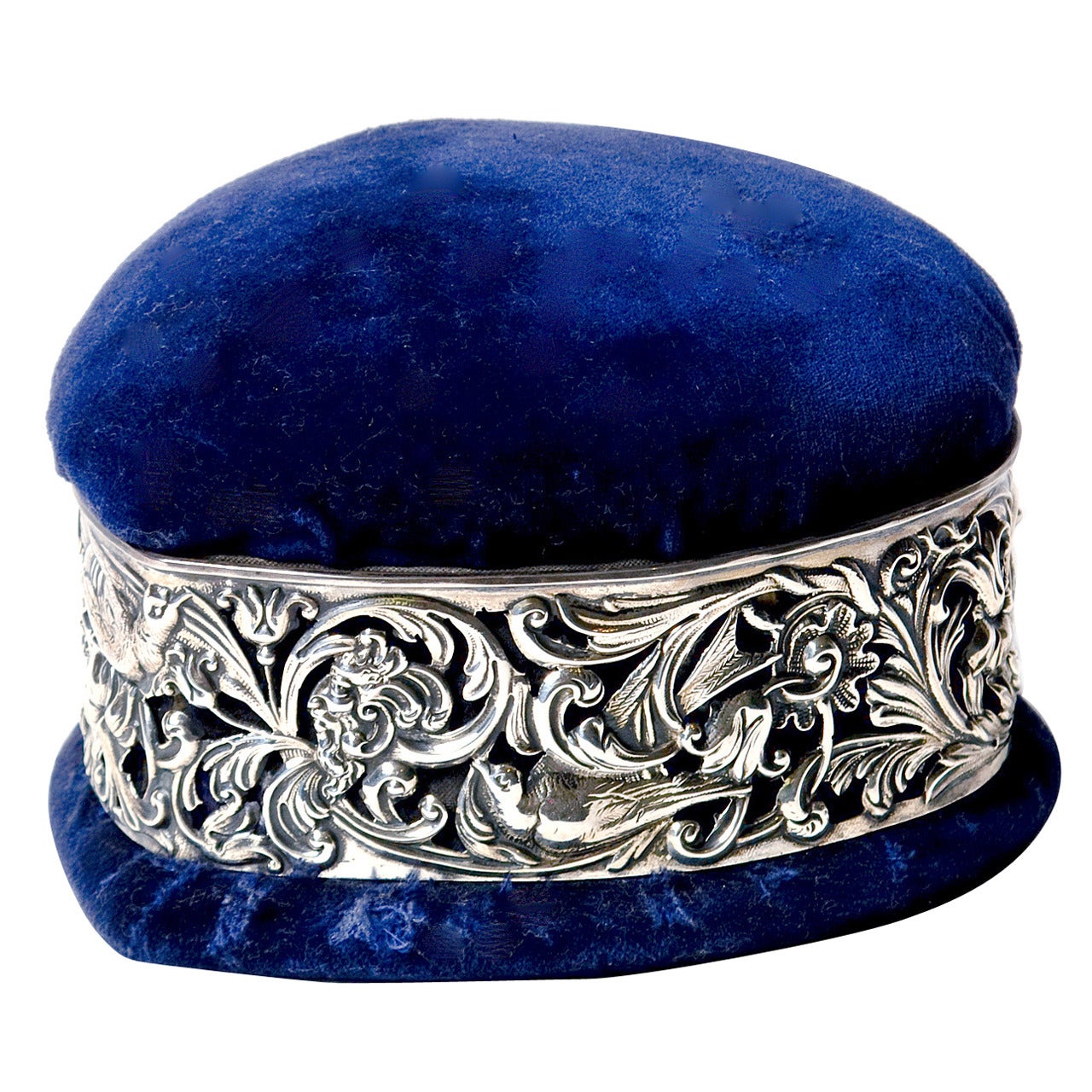 Velvet Heart Jewellery Box with Silver Band For Sale
