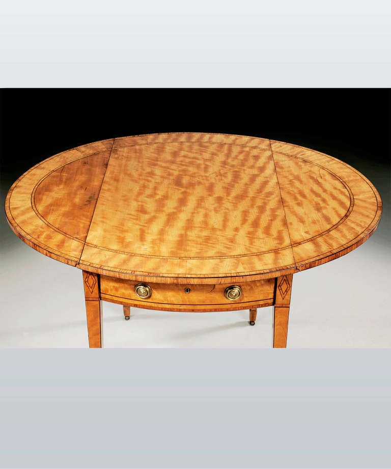 An Antique Sheraton Satinwood Pembroke Table In Excellent Condition In London, GB