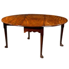 Georgian Antique Oval Dining Table in Mahogany