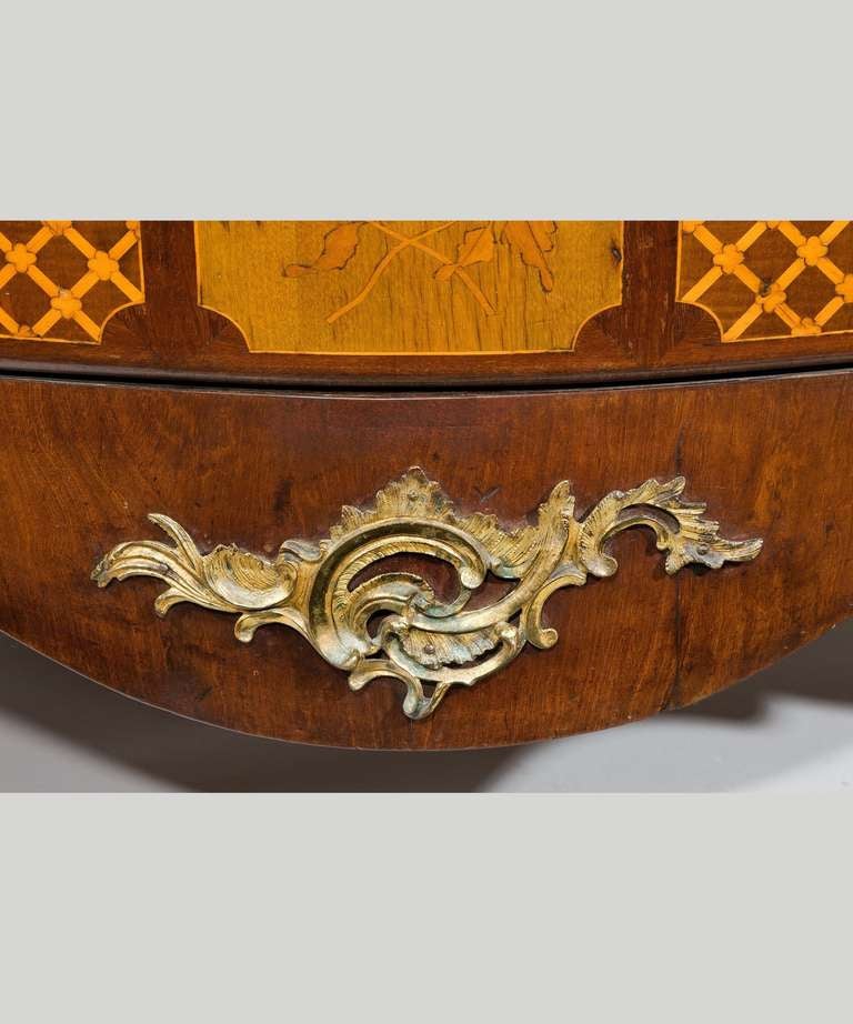 Georgian marquetry commode chest of drawers. In Excellent Condition For Sale In London, GB