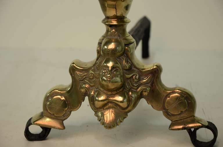 Pair of Small Dutch Brass Andirons, 17th Century In Excellent Condition For Sale In Haarlem, Noord-Holland