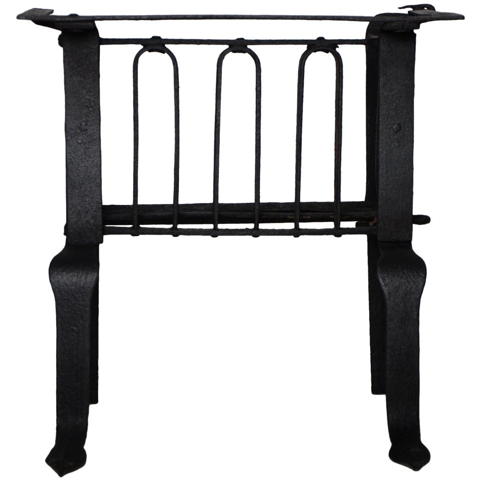 17th c. Small Wrought Iron Fire Grate For Sale