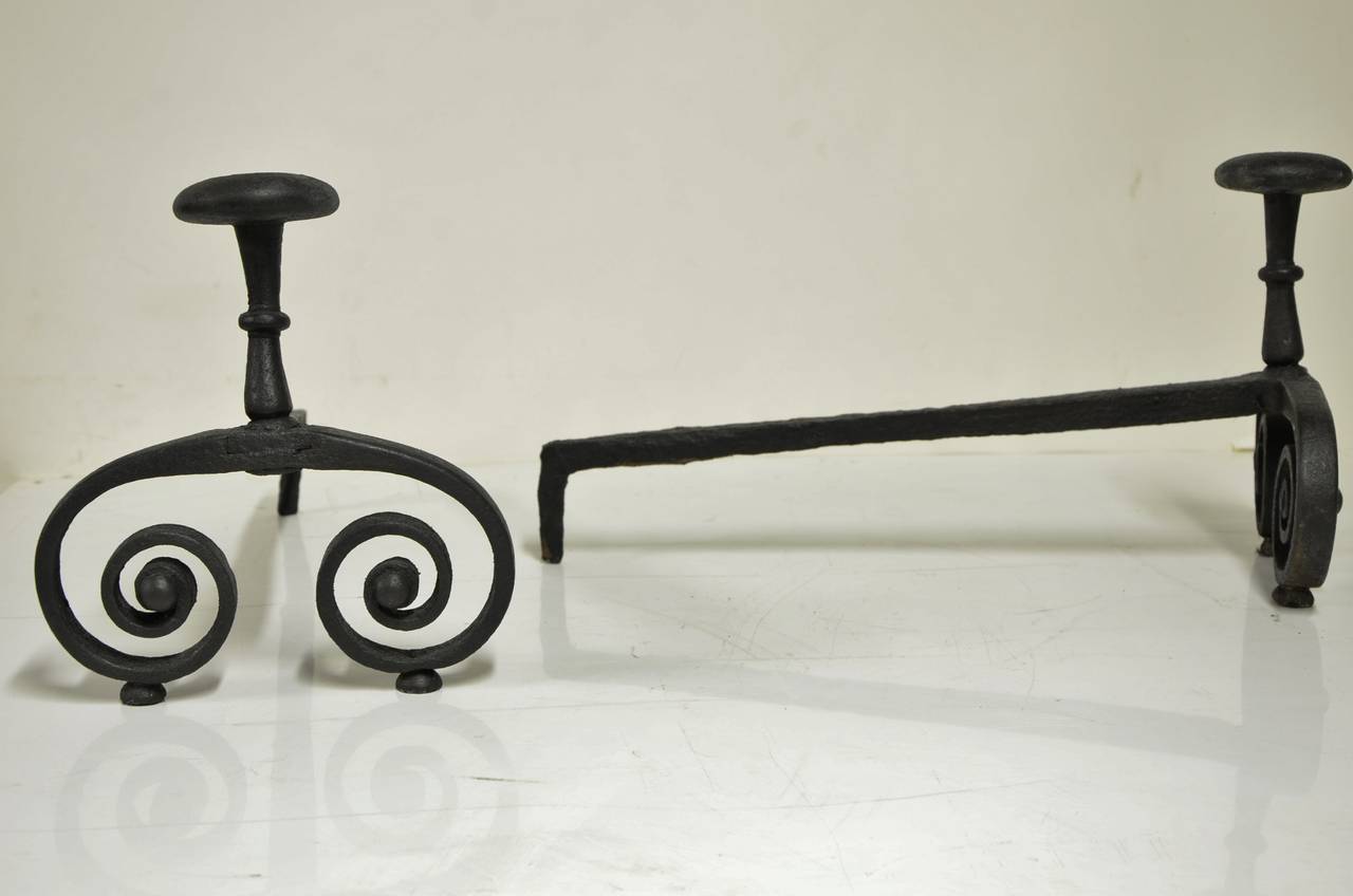 Antique Wrought Iron French Andirons In Good Condition In Haarlem, Noord-Holland