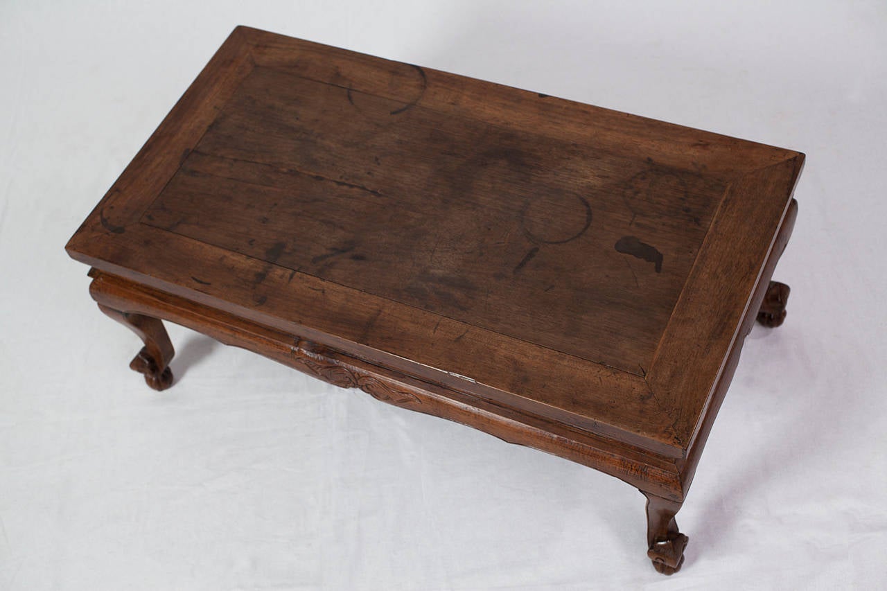 Qing Antique Fine Chinese Walnut Wood Kang Table with Folding Legs For Sale