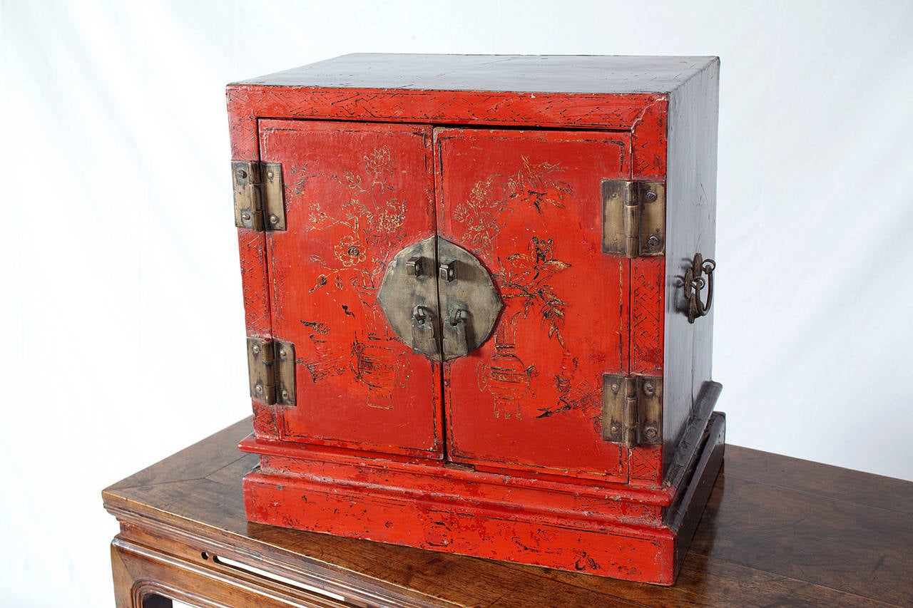 Qing Dynasty Scholar or Official Red Lacquer Travelling Seal Box