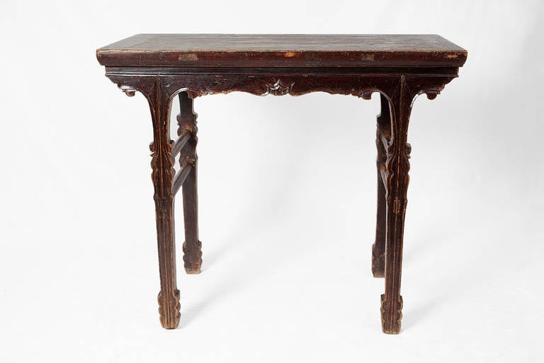 18th Century Chinese Qing Dynasty Elm Occasional Wine Table with Great Patina In Excellent Condition For Sale In Seeshaupt, DE