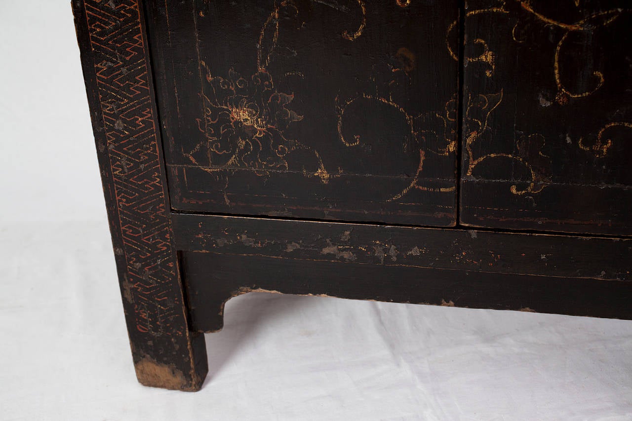 Rare Small Qianlong Chinese Black Lacquer Cabinet with Gilt Paint 18th Century For Sale 1