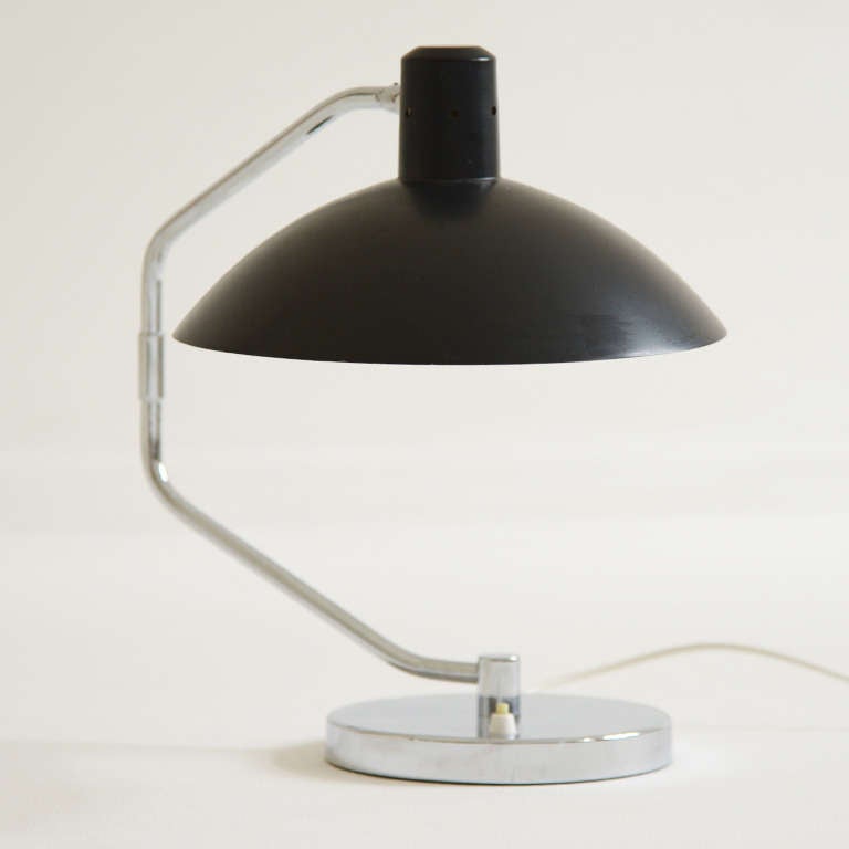 Desk Lamp Model Michie designed by Clay Michie for Knoll International

iconic Desk Lamp