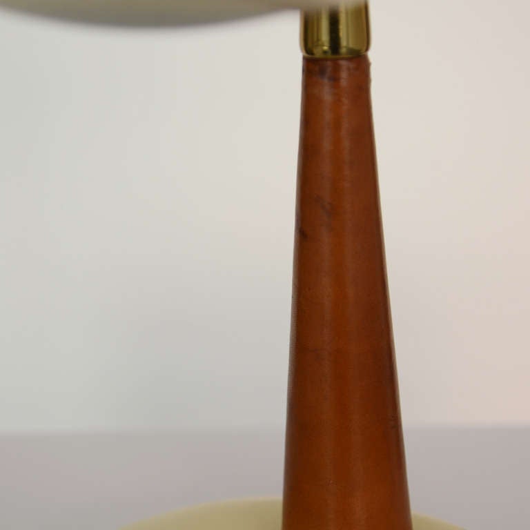 Mid-20th Century Angelo Lelli Table Lamp for Arredoluce in Brass and Leather
