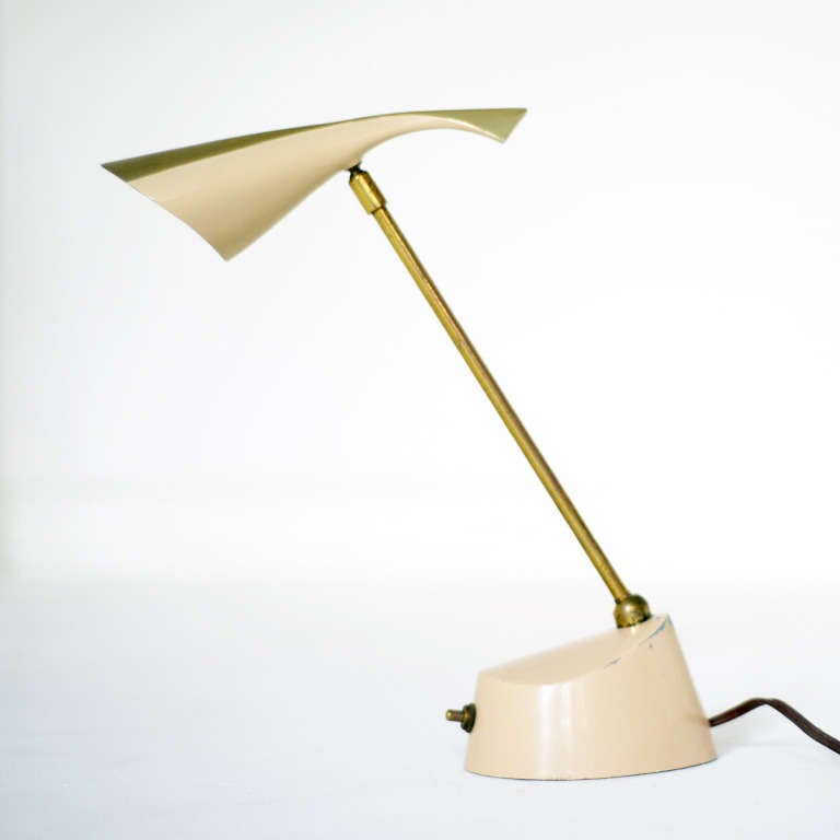 very nice Laurel Lamp , in perfect working condtion .

Lamp is for 110 V AC