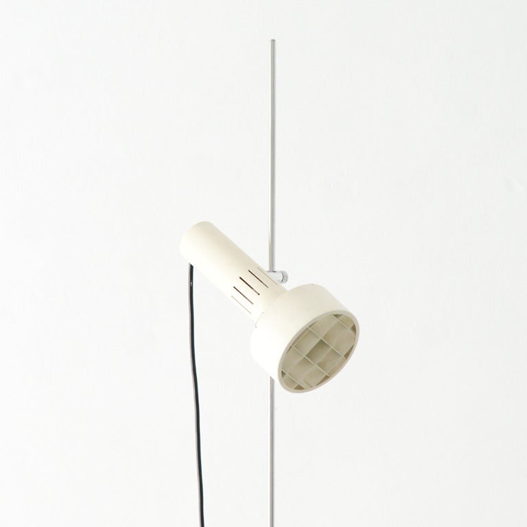 Beautiful and minimalistic floor lamp designed by Alain Richard for Disderot.
