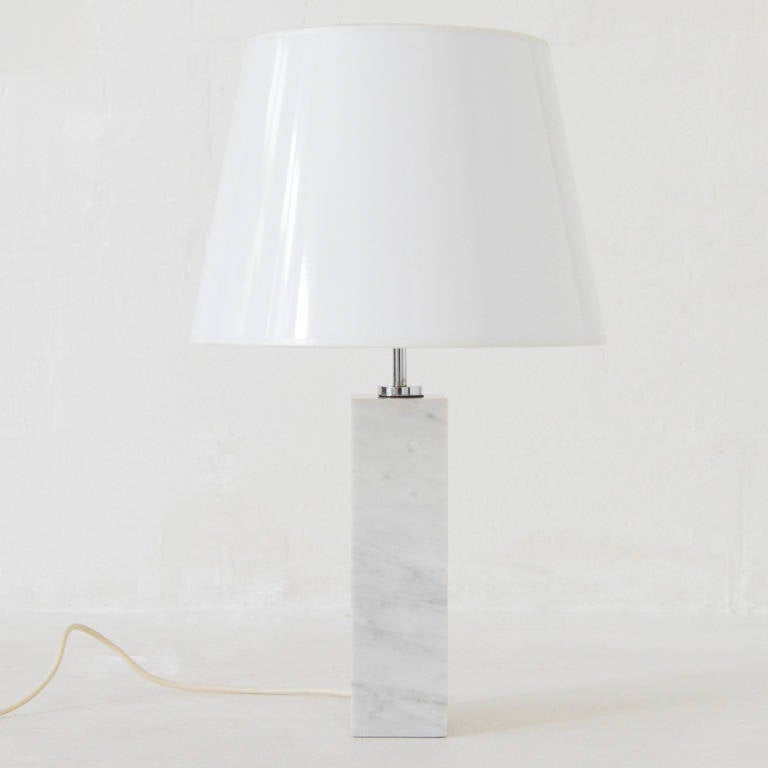 Florence Knoll White Italian Cremo Marble Table Lamp with Paper Lamp Shade .
Mod. 180
Knoll International

Lit : Knoll International Sales Catalogue 1958 , p. 112