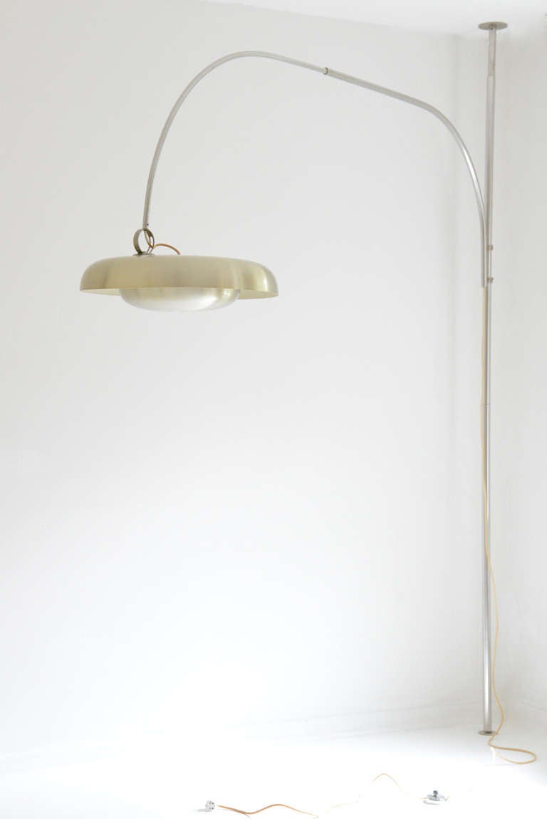 Pirro Cuniberti Floor Lamp for Sirrah
Mod. PR

adjustable in height and length

Lit : Casa Vogue , Jan / Feb 1973 Nr. 18 , p. 86