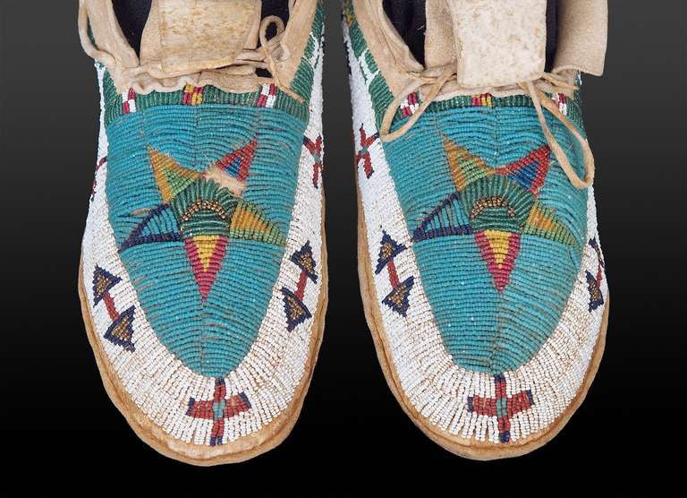 Native American 19th Century Cheyenne Plains Indian Beaded Pictorial Moccasins, circa 1890