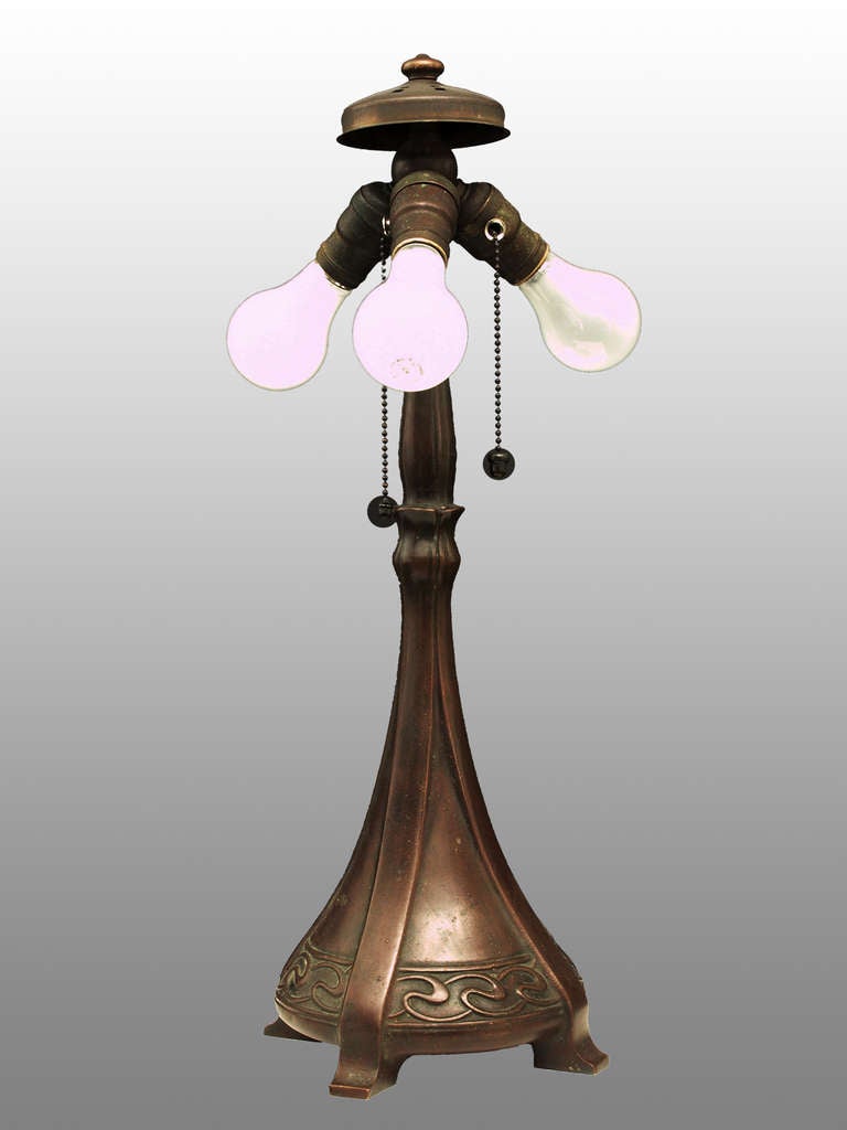 Handel Table Lamp In Excellent Condition In Denver, CO