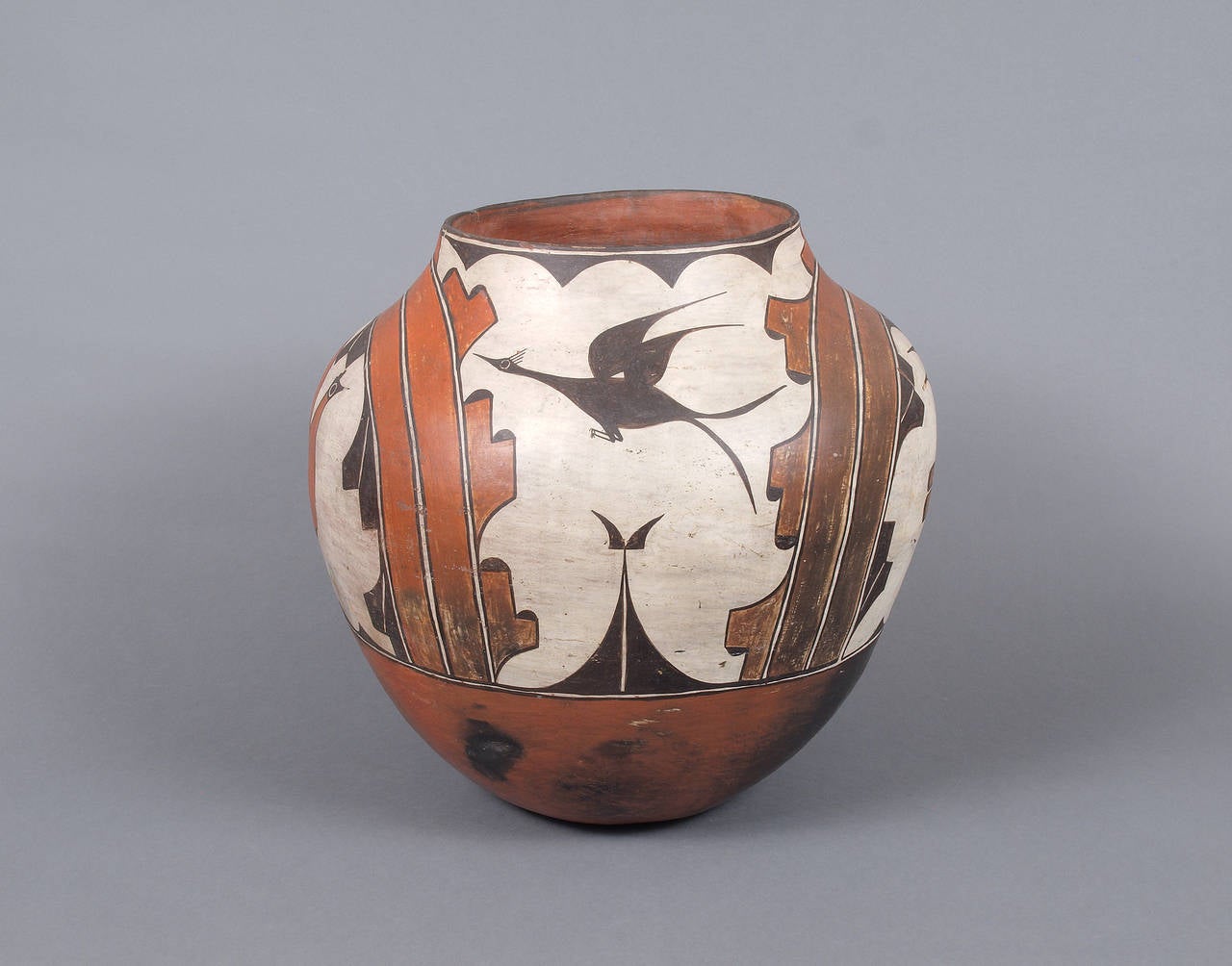 Very Large Pottery Olla, Zia Early 20th Century For Sale at 1stDibs