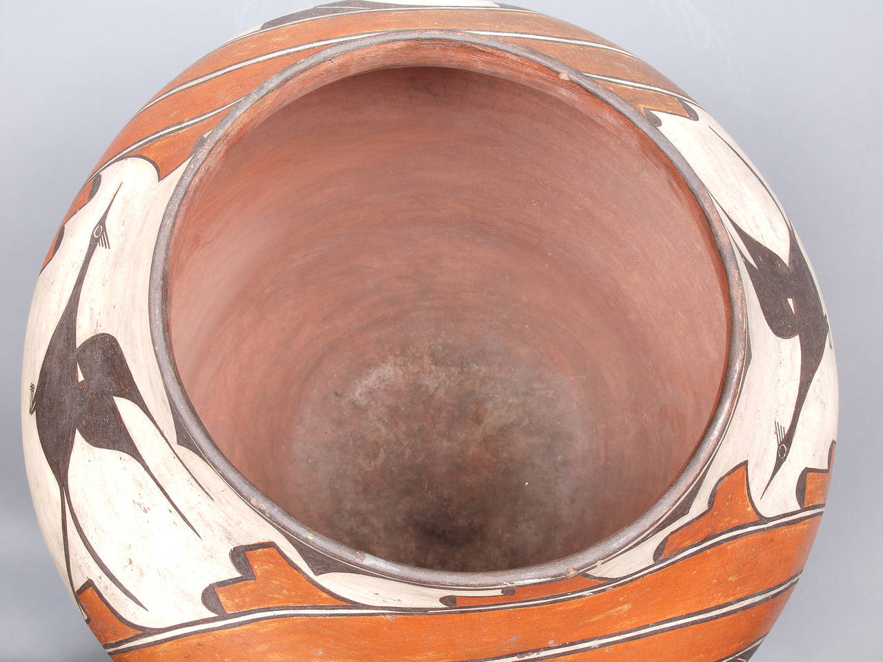 Very Large Pottery Olla, Zia Early 20th Century For Sale at 1stDibs