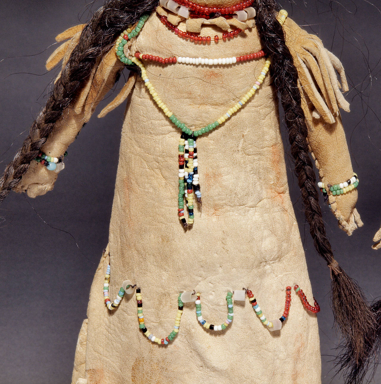 Pair of Antique Native American Dolls, Athapaskan, Alaska, 19th Century In Good Condition For Sale In Denver, CO