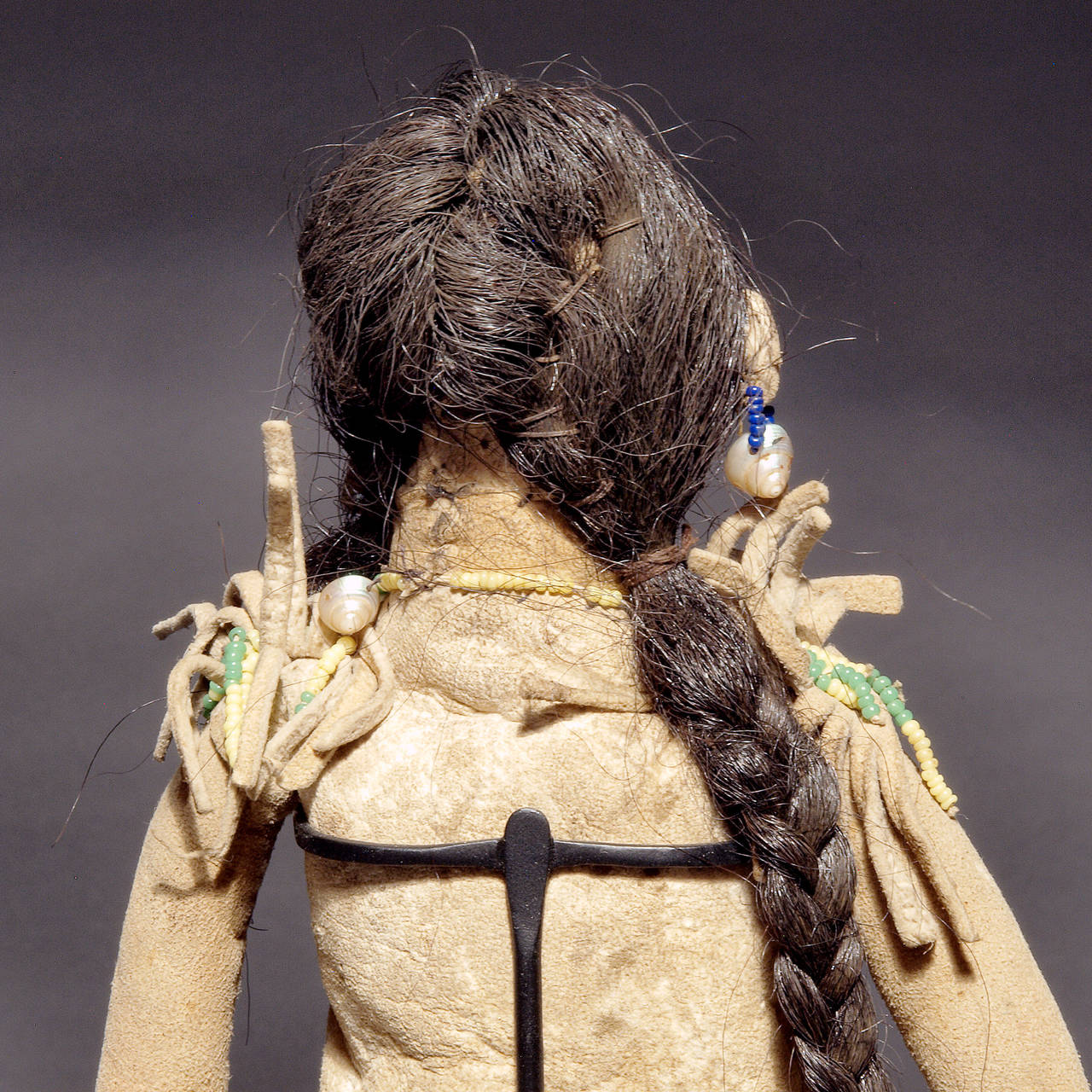 Pair of Antique Native American Dolls, Athapaskan, Alaska, 19th Century For Sale 1