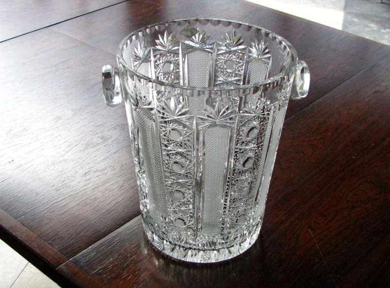 Midcentury Champagne Bucket Czek Chrystal 1960

Original Midcentury Czechoslowakia 1960's chrystal handcut glass from Bohemia, one of the most known european cyrstall producing manufactures. Signed.

Note:   East european splendor from the cold