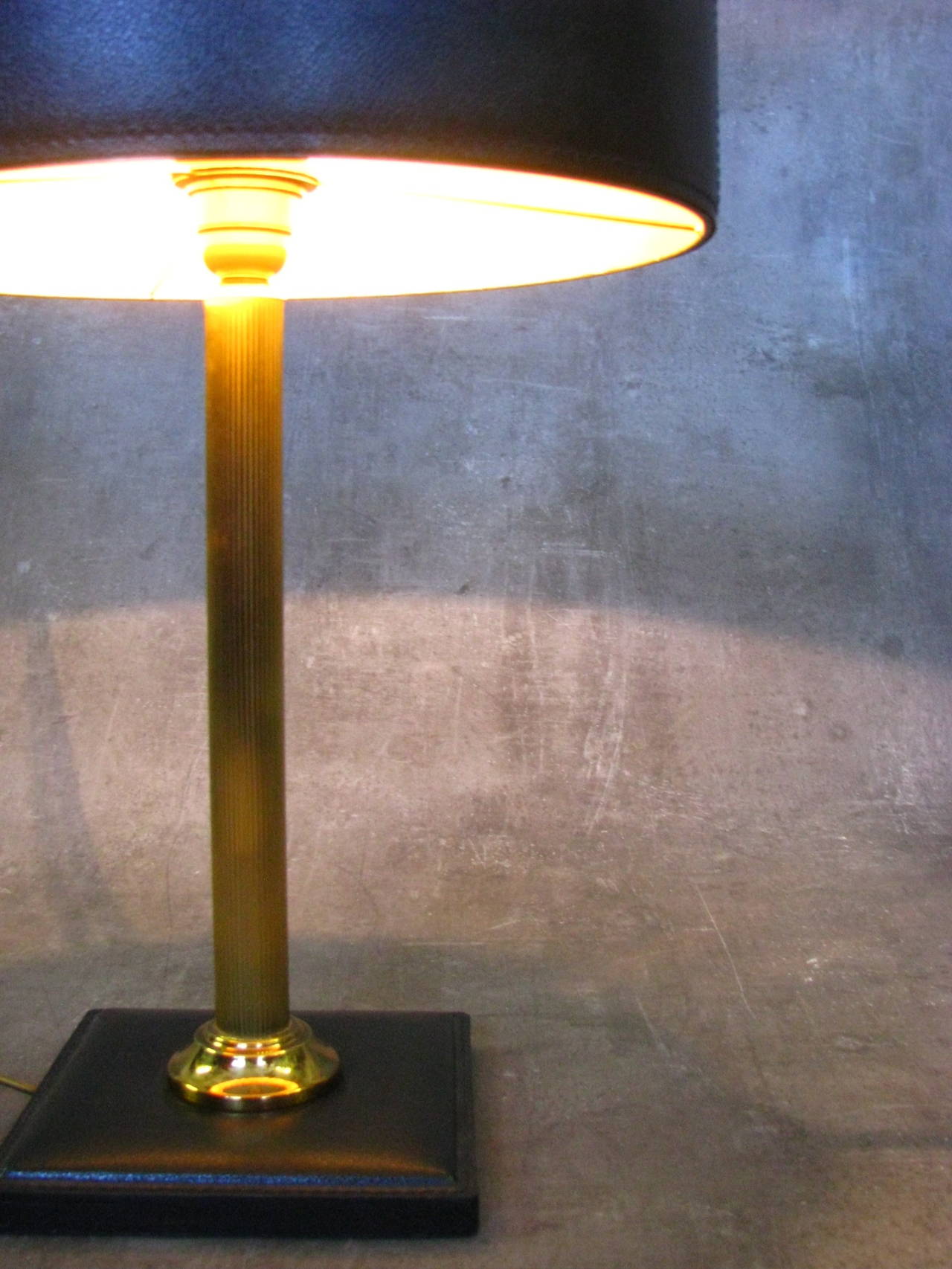 Mid-20th Century Art Deco Leather-Clad Table Desk Lamp by Adnet