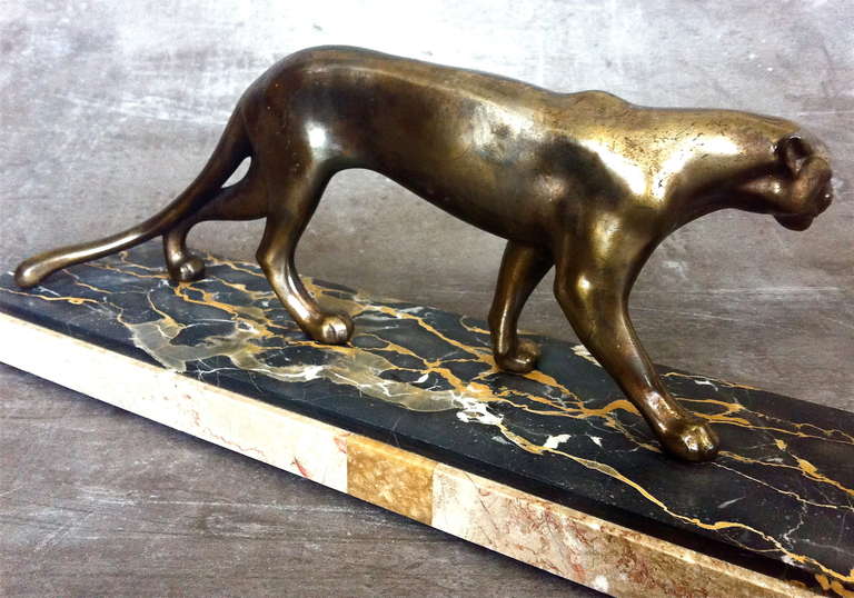 Mid-20th Century French Art Deco Panther Sculpture Desk Lamp by M. Fonds