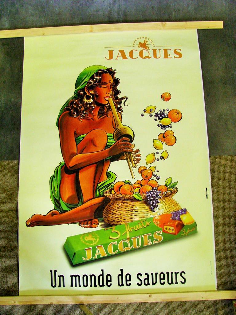 Überdimensionales Werbeplakat für Schokolade, Belgien, 1999.

Eines von drei sehr seltenen großen Werbeplakaten der Marke 'Jacques Chocolate' aus Belgien. Guter Originalzustand.

Maße: Länge 174 cm (68,5 in).
Breite 119 cm (46,9 Zoll).

