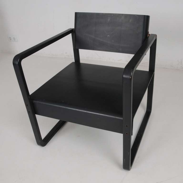 Il s'agit d'un prototype unique de préproduction de la chaise longue 270F de Verner Panton. Cette chaise a été fabriquée par august Sommer en 1955 et exposée dans des salons du meuble avant la production officielle. La chaise de la production en